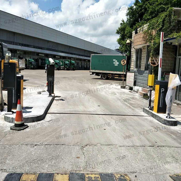 廣西省柳州市柳南區航鷹大道郵政車牌識別 廣西省柳州市柳南區航鷹大道郵政車牌識別