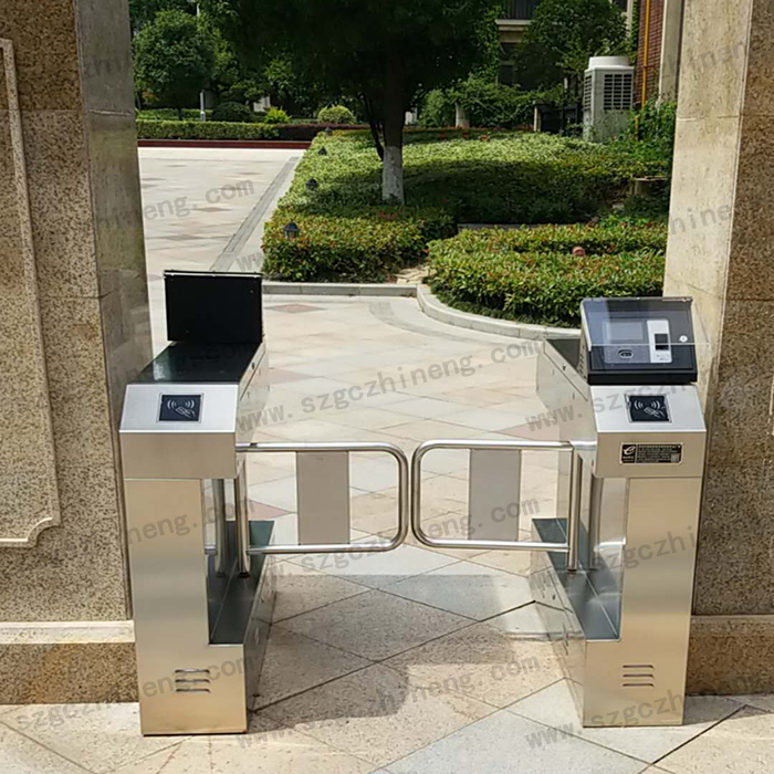 張家港伊頓花園別墅人行通道閘(護外人臉識別加擺閘) 張家港伊頓花園別墅人行通道閘(護外人臉識別加擺閘)